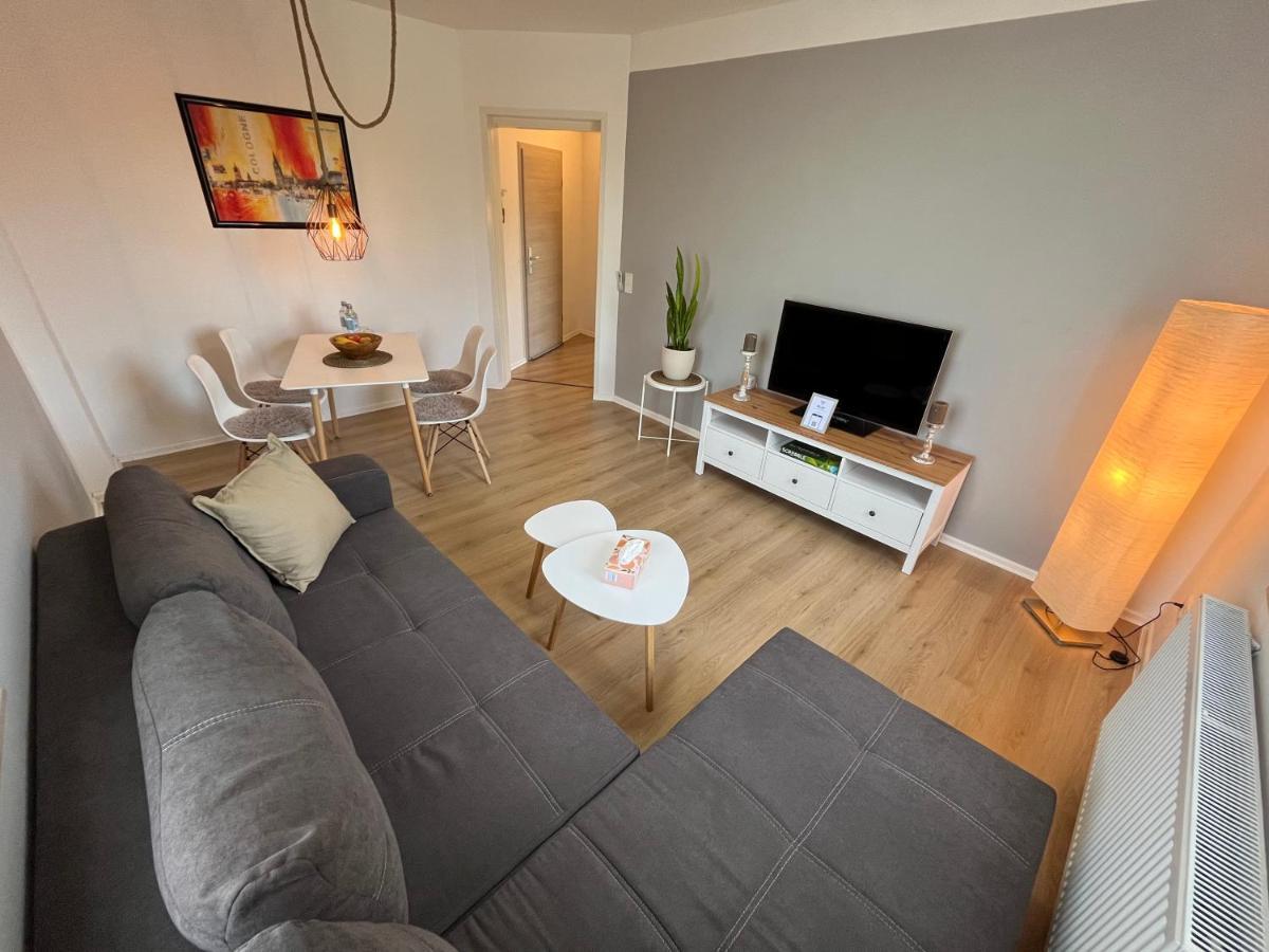 Apartment Moderne Wohlfuehl-wohnung In Altenrath *