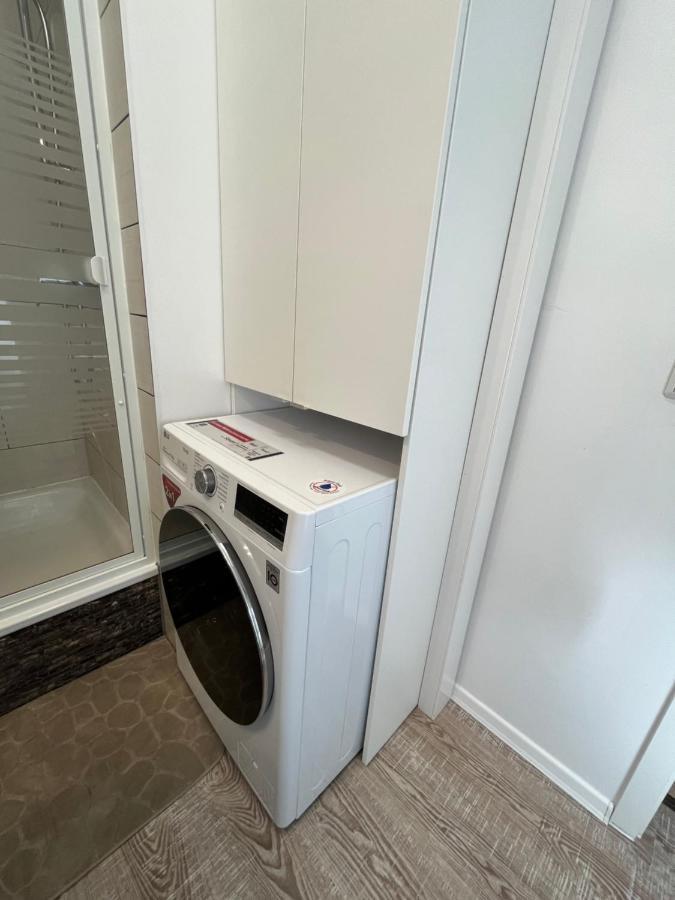 Moderne Wohlfuehl-wohnung In Altenrath